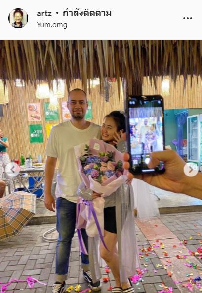 “ดีเจอาทซ์ชี่” สละโสด!! หลัง เบนนี่ วงแพนเค้กคุกเข่าขอแต่งงาน