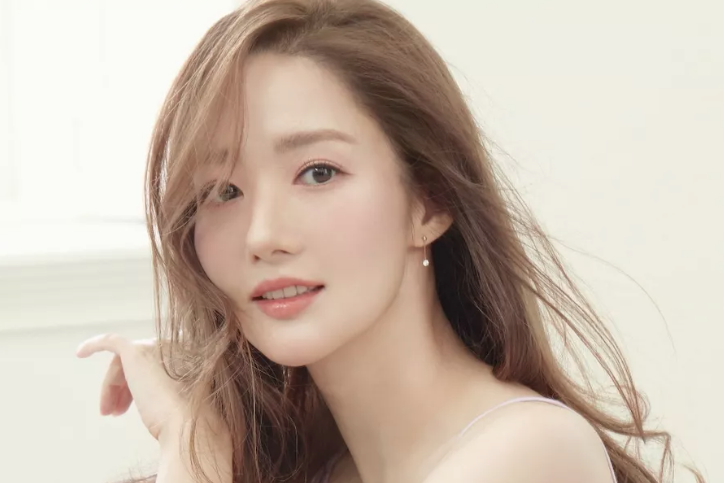 ตำรวจบุกค้น5ชั่วโมง!! บริษัทเอเจนซีดังเกาหลี คาดเอี่ยวอดีตแฟน 'พัคมินยอง'