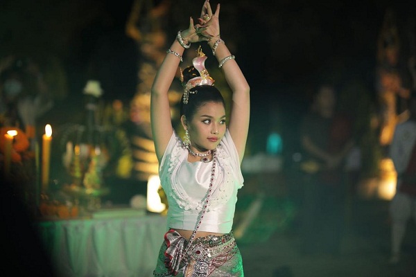 ธัญญ่า อาร์สยาม เล่าวินาที รำถวายฝากตัวเป็นลูกสาวพญานาค (มีคลิป) ธัญญ่า อาร์สยาม เล่าวินาที รำถวายฝากตัวเป็นลูกสาวพญานาค (มีคลิป)