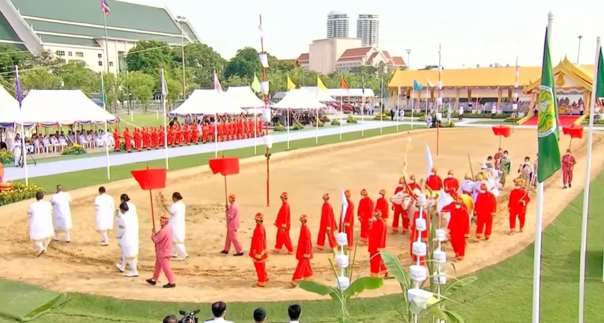 วันพืชมงคล 2566 เปิดคำทำนาย พระโคเสี่ยงทาย ปีนี้กิน วันพืชมงคล 2566 เปิดคำทำนาย พระโคเสี่ยงทาย ปีนี้กิน