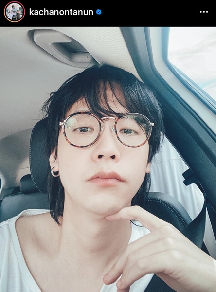 คชา นนทนันท์ เจอพิษแมลงก้นกระดก ผื่นขึ้นบนใบหน้า คชา นนทนันท์ เจอพิษแมลงก้นกระดก ผื่นขึ้นบนใบหน้า