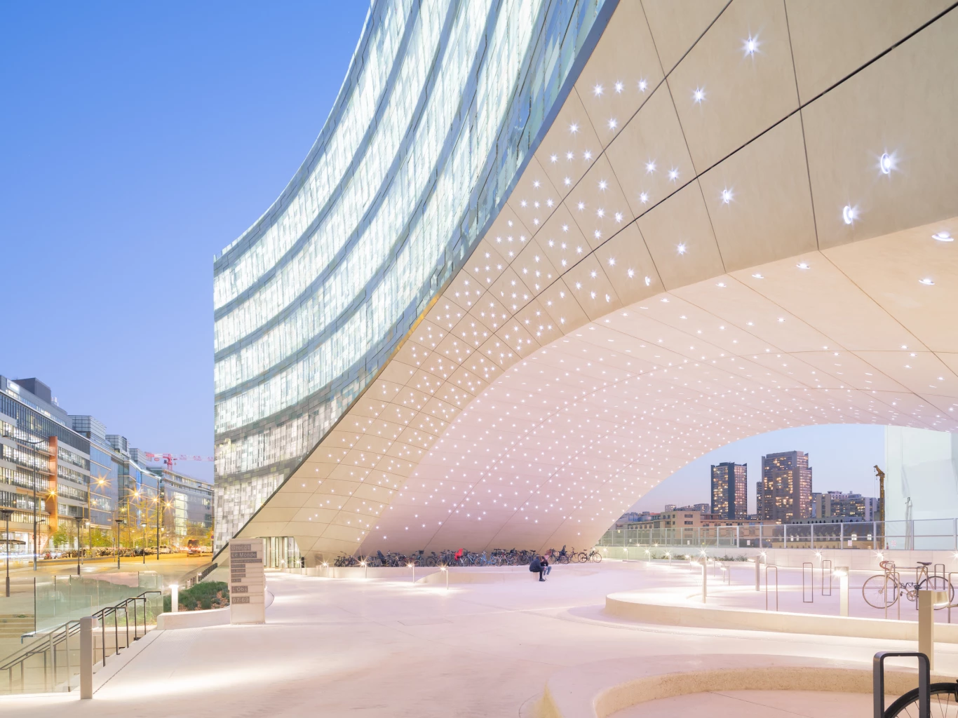 มาดู! สถาปัตยกรรมแห่งปี สวยล้ำ ไฮเทค เหมือนหลุดมาจากอนาคต