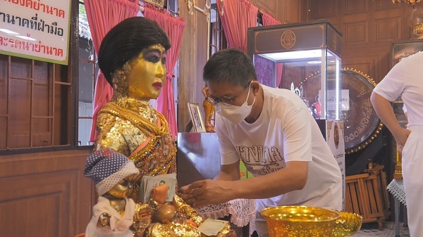 เด๋อ ดอกสะเดา ไม่คิดลาวงการแม้อายุมากแล้ว เผยจะทำจนกว่าจะไม่ไหว (มีคลิป) เด๋อ ดอกสะเดา ไม่คิดลาวงการแม้อายุมากแล้ว เผยจะทำจนกว่าจะไม่ไหว (มีคลิป)