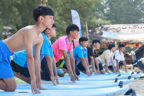 กองทุนพัฒนาการกีฬาแห่งชาติ ส่งมอบอุปกรณ์กีฬาระดับมาตรฐาน สนับสนุน ฝึกเซิร์ฟ-โต้คลื่น กองทุนพัฒนาการกีฬาแห่งชาติ ส่งมอบอุปกรณ์กีฬาระดับมาตรฐาน สนับสนุน ฝึกเซิร์ฟ-โต้คลื่น