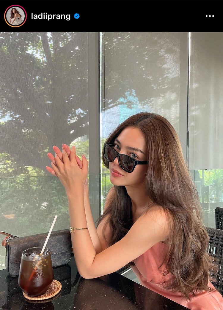 ปราง กัญญ์ณรัณ เข้ารักษาอาการป่วยแพ้ภูมิตัวเอง ตอนนี้หายดีแล้ว 90% หลังป่วยมา 6 เดือน ปราง กัญญ์ณรัณ เข้ารักษาอาการป่วยแพ้ภูมิตัวเอง ตอนนี้หายดีแล้ว 90% หลังป่วยมา 6 เดือน