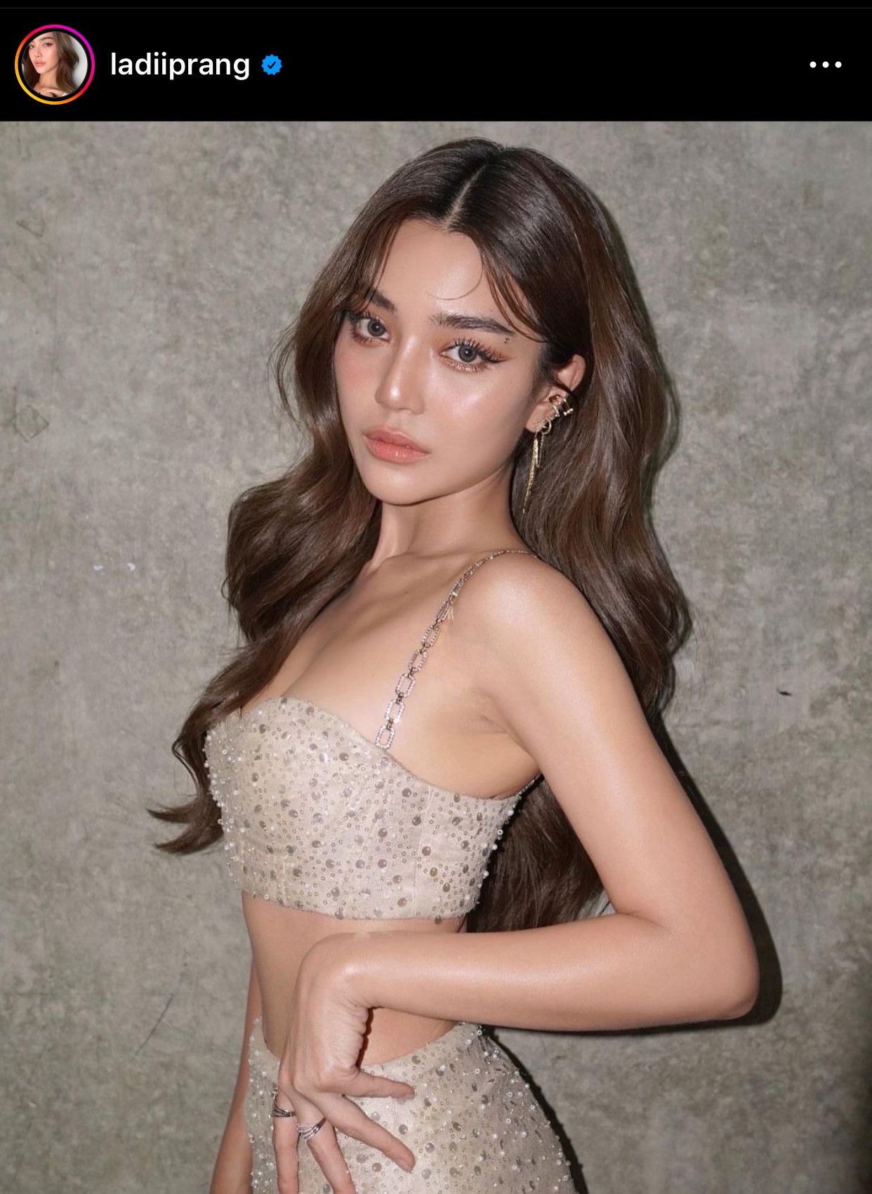 ใจเหลวแล้วแม่ เลดี้ปราง ในลุคสุดแซ่บเกินห้ามใจ ใจเหลวแล้วแม่ เลดี้ปราง ในลุคสุดแซ่บเกินห้ามใจ