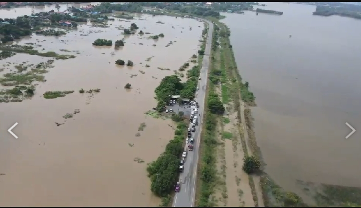 สถานการณ์น้ำท่วมอยุธยา ทุ่งบางบาลท่วมหนัก-ทหารเร่งเข้าช่วยเหลือ