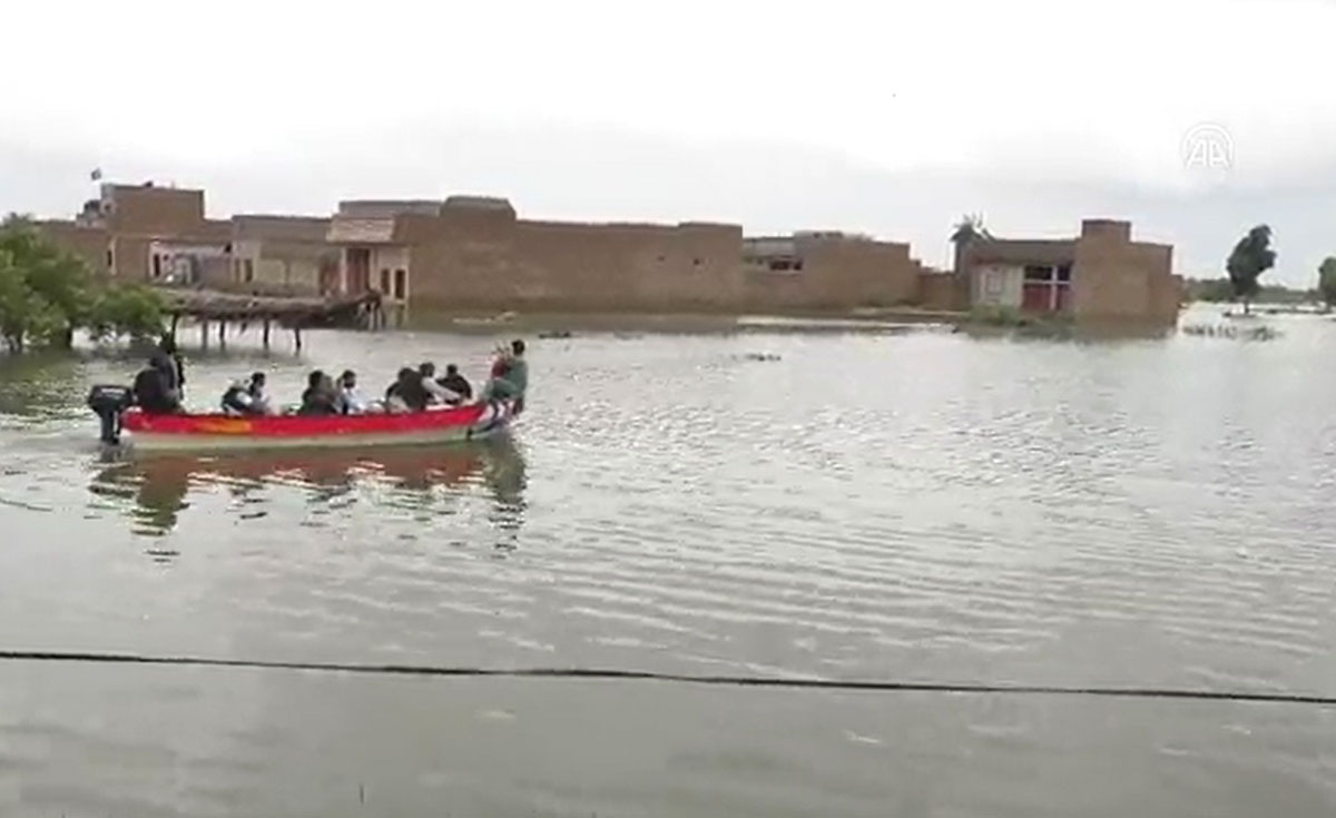 น้ำท่วม ปากีสถาน วอนโลกช่วยเหลือ ยอดเสียชีวิตทะลุพันคน น้ำท่วม ปากีสถาน วอนโลกช่วยเหลือ ยอดเสียชีวิตทะลุพันคน