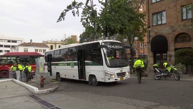 พบยา 10 ชนิด!! ในตัว ‘เทย์เลอร์ ฮอว์กินส์’ มือกลอง Foo Fighters ขณะสิ้นลม พบยา 10 ชนิด!! ในตัว ‘เทย์เลอร์ ฮอว์กินส์’ มือกลอง Foo Fighters ขณะสิ้นลม