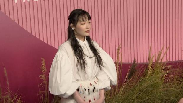 สื่อนอกรุมล้อม!! ‘อีมินโฮ - ยุนยอจอง’ เปิดตัวซีรีส์ Pachiko ที่แอลเอ (มีคลิป) สื่อนอกรุมล้อม!! ‘อีมินโฮ - ยุนยอจอง’ เปิดตัวซีรีส์ Pachiko ที่แอลเอ (มีคลิป)