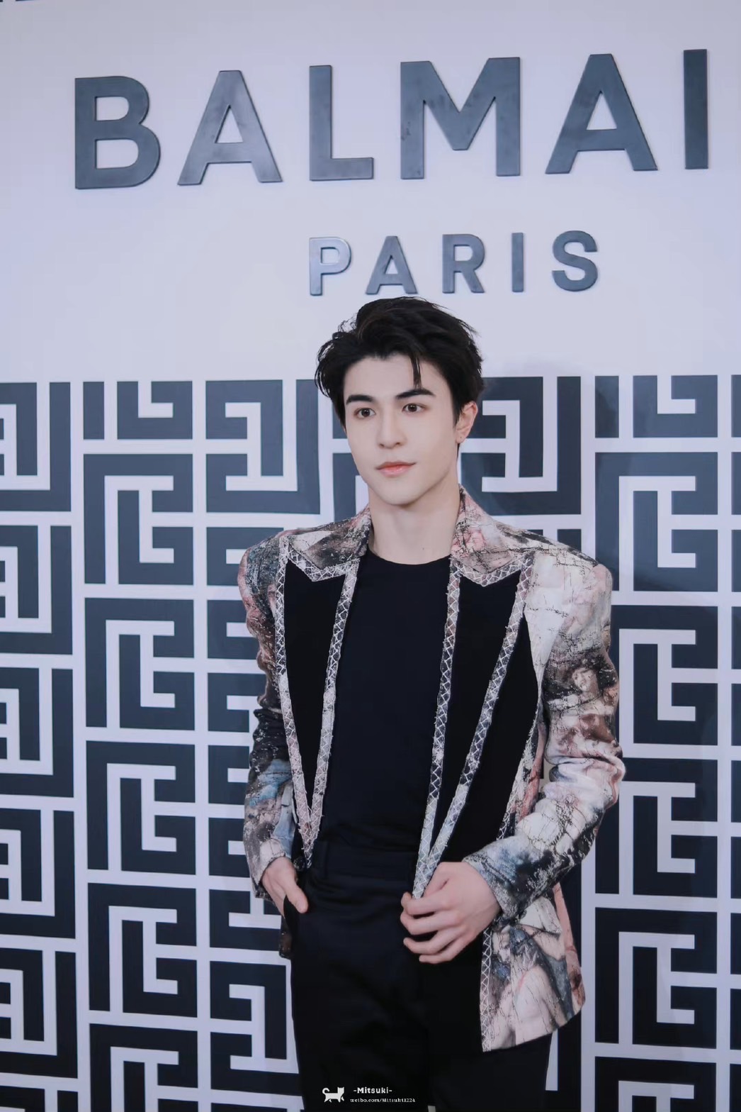 หล่อตัวพ่อ “แพทริค ณัฐวรรธ์” กับลุค ร่วมงานเปิดสาขา BALMAIN ที่เมืองปักกิ่ง