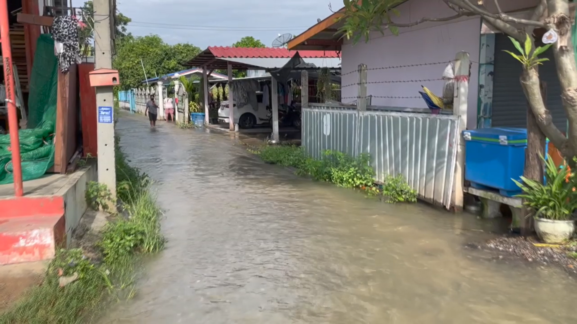 ประมวลภาพ น้ำท่วมอยุธยา จม 157 จุด ท้ายเขื่อนพระรามหกยังวิกฤต ประมวลภาพ น้ำท่วมอยุธยา จม 157 จุด ท้ายเขื่อนพระรามหกยังวิกฤต