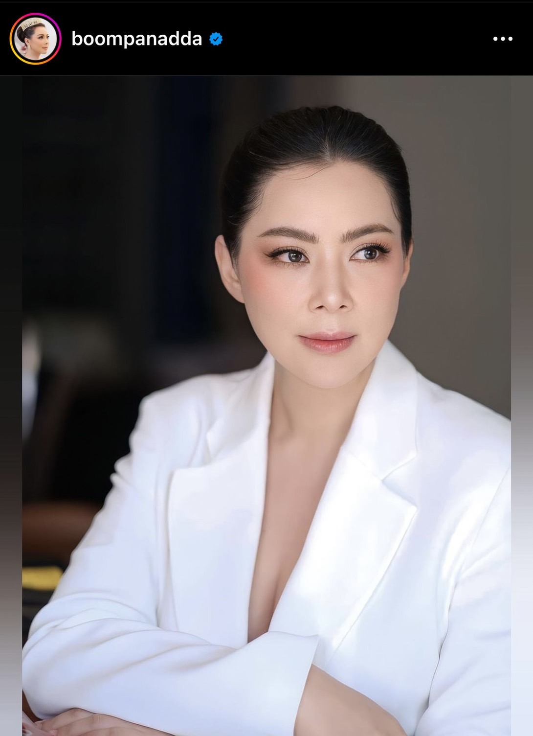 คนต่อแถวยาว บุ๋ม ปนัดดา เปิดร้านข้าวแกงให้ทานฟรีในวัดเกิด!