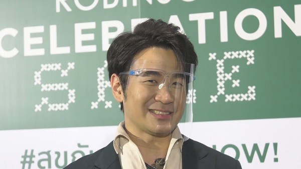 “แสตมป์ อภิวัชร์” กับทรงผมที่ไม่เคยเปลี่ยน (มีคลิป)   