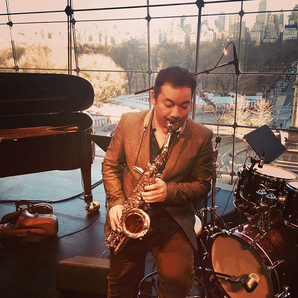 “โก้ มิสเตอร์ แซกแมน” ตัดใจขายแซกโซโฟนตัวโปรดเพื่อความอยู่รอด (มีคลิป) “โก้ มิสเตอร์ แซกแมน” ตัดใจขายแซกโซโฟนตัวโปรดเพื่อความอยู่รอด (มีคลิป)