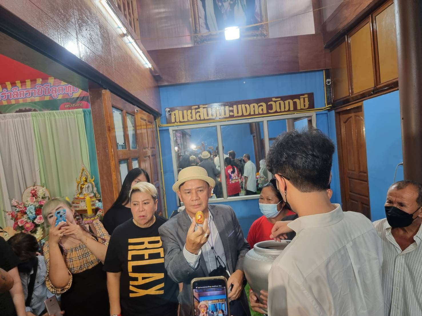 น้องเพชร ล้วงไหให้โชค วันรำลึก 31 ปี แม่ผึ้ง พร้อมมอบทุนการศึกษาจำนวน 31 ทุน น้องเพชร ล้วงไหให้โชค วันรำลึก 31 ปี แม่ผึ้ง พร้อมมอบทุนการศึกษาจำนวน 31 ทุน