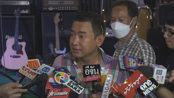 “อาทิตย์ ริว” ดีใจได้รับโอกาสในวงการบันเทิง พร้อมเคลียร์ประเด็นดราม่า    (มีคลิป)