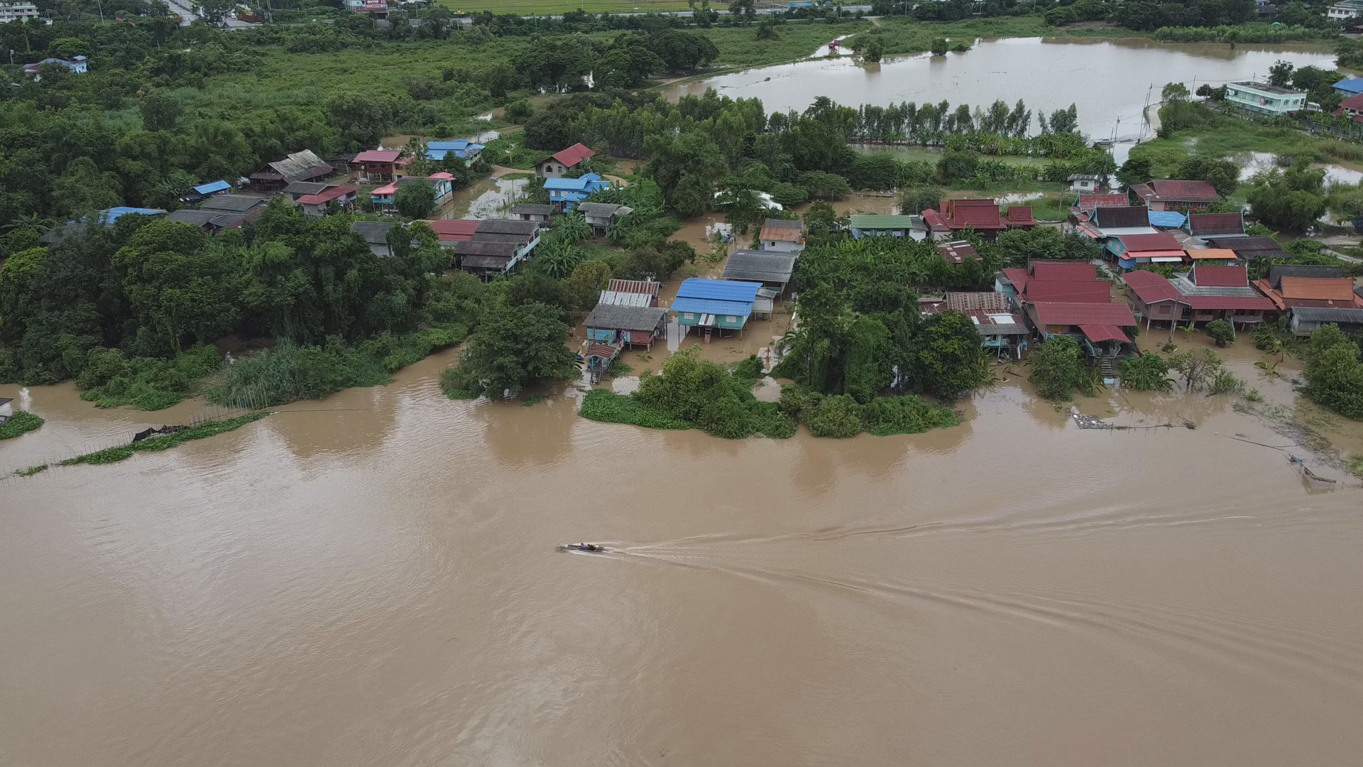 ชาวบางบาลน้ำท่วม หวั่นซ้ำรอยปี 54 หลังเขื่อนเจ้าพระยาระบายน้ำเพิ่ม