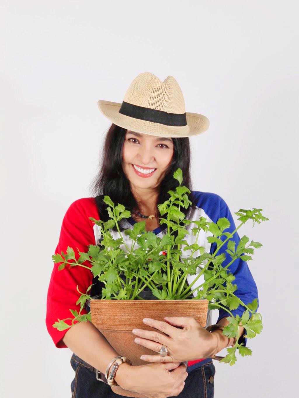 เปิดชีวิต เปิ้ล จารุณี ราชินีนักบู๊เมืองไทย เผยเป็นอัมพาตไม่รู้สึกจากเหตุรถคว่ำ 