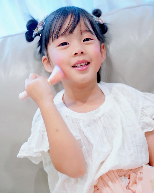 กุ๊บกิ๊บ ใจหล่น!! เป่าเปา ล้มคางแตกเย็บ 4 เข็ม! กุ๊บกิ๊บ ใจหล่น!! เป่าเปา ล้มคางแตกเย็บ 4 เข็ม!