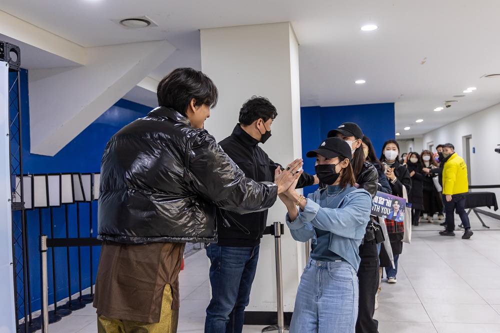 สุดประทับใจ กลัฟ คณาวุฒิ จัดเต็มแฟนมีตติ้งครั้งแรกที่เกาหลีใต้ สุดประทับใจ กลัฟ คณาวุฒิ จัดเต็มแฟนมีตติ้งครั้งแรกที่เกาหลีใต้