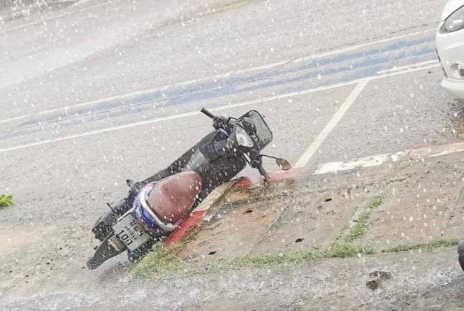 พายุพัดถล่ม จ.เลย! จวนผู้ว่าฯบ้านรือน ตลาด เสียหาย พายุพัดถล่ม จ.เลย! จวนผู้ว่าฯบ้านรือน ตลาด เสียหาย