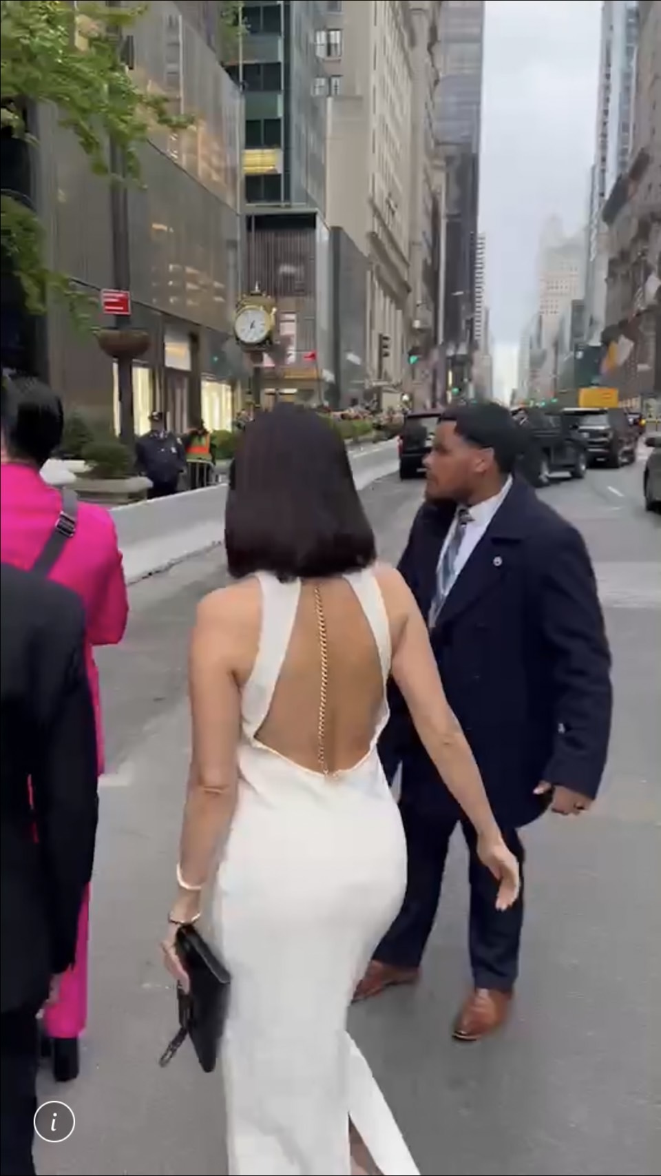 กระทบไหล่คนดัง ปู ไปรยา กับลุคผมสั้น ในงานแบรนด์จิลเวอร์รี่ ระดับโลก