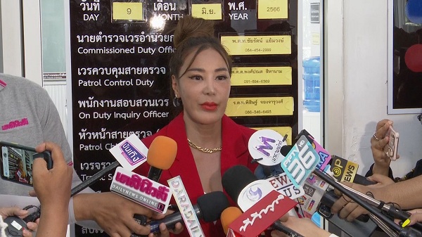 เปิ้ล ไอริณ แจ้งความ อดีตผู้จัดการ และพิธีกรช่องดัง สงสัยร่วมกันลักทรัพย์   (มีคลิป)