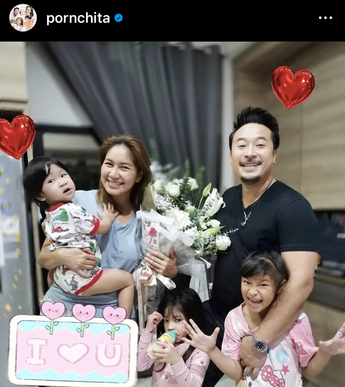 เบนซ์ พรชิตา ควงคุณแม่ เล่าย้อนความรักความหวงในอดีต พร้อมอัปเดปอาการคุณแม่ 