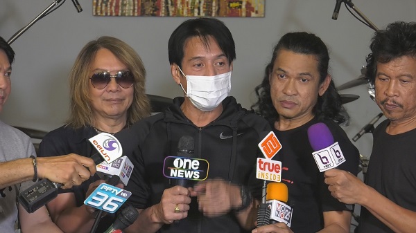 วงร็อคระดับตำนาน “ไมโคร” พร้อมระเบิดความมันส์อีกครั้งในรอบ 13 ปี    (มีคลิป)