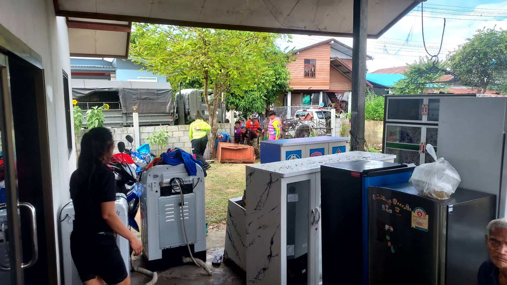 โคราชอ่วม! ลำน้ำมาศทะลักท่วม สูงกว่า 2 เมตร ชาวบ้านติดเกาะ-เร่งช่วยเหลือด่วน