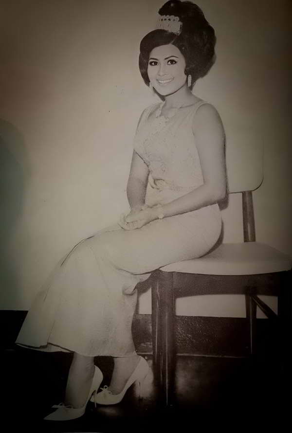 สิ้นแล้ว ขวัญตา บัวเปลี่ยนสี อดีตนางเอกดัง อุทิศร่างเพื่อเป็น อาจารย์ใหญ่ สิ้นแล้ว ขวัญตา บัวเปลี่ยนสี อดีตนางเอกดัง อุทิศร่างเพื่อเป็น อาจารย์ใหญ่