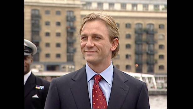 ยศเดียวกับ ‘เจมส์ บอนด์’!! ‘แดเนียล เคร็ก’ ได้ติดยศนาวาโท ยศเดียวกับ ‘เจมส์ บอนด์’!! ‘แดเนียล เคร็ก’ ได้ติดยศนาวาโท