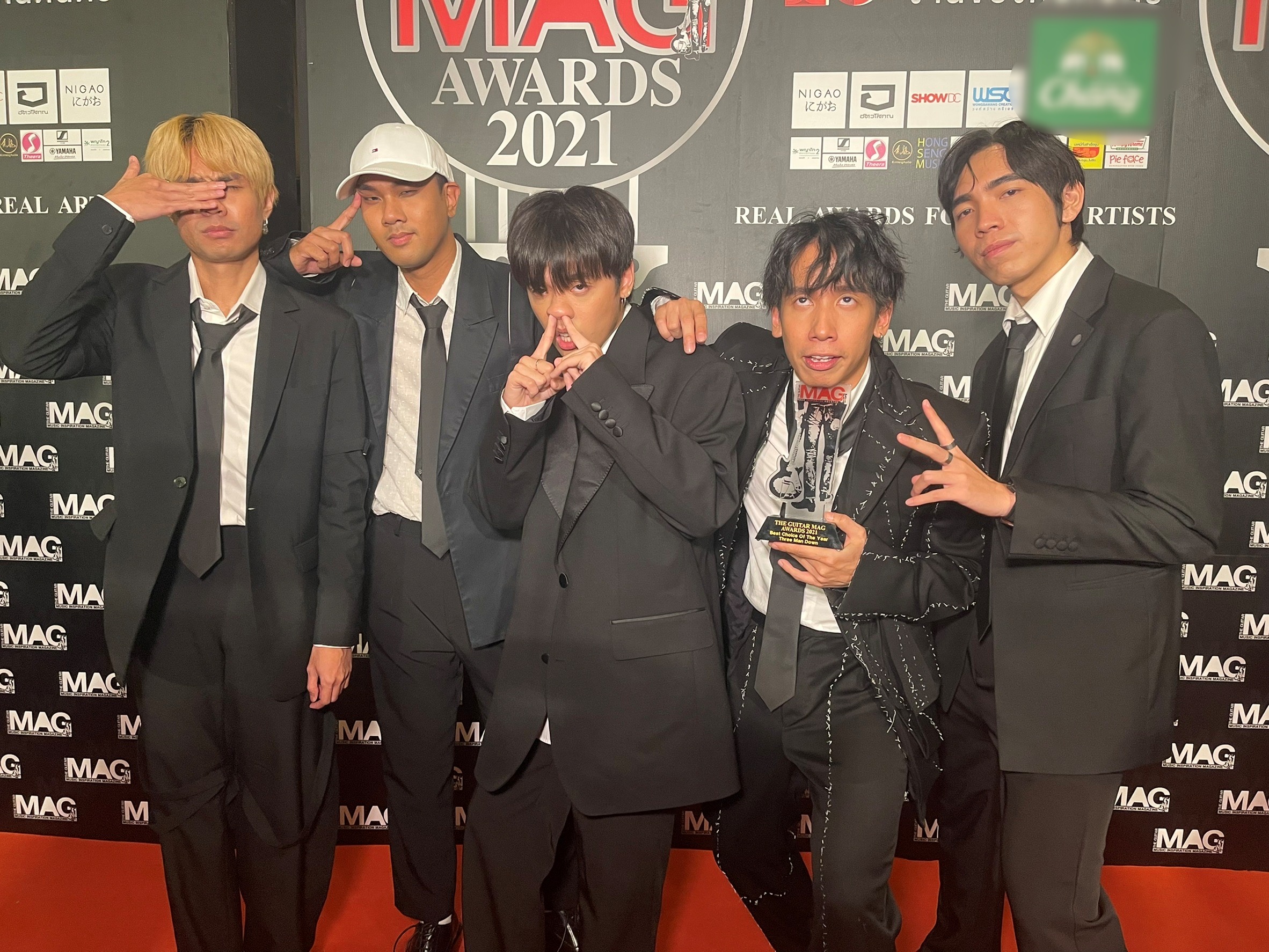 กลรักสลับร่าง แฟนๆ ฮาหลังจับโป๊ะ กิต Three Man Down สร้างตำนานใหม่ ส่งแฝดเดินพรมแดง!!