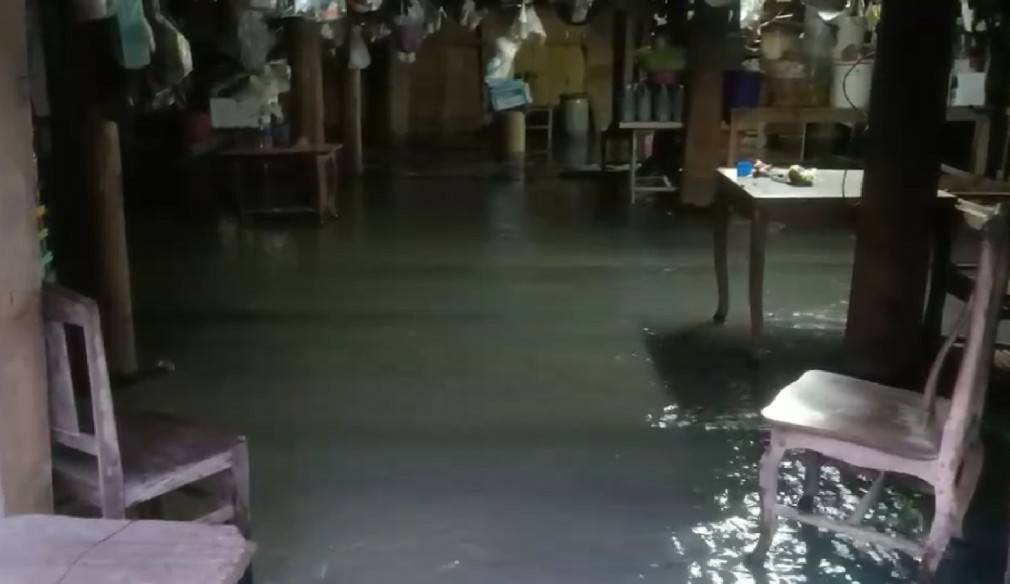 ฝนถล่มปราจีนบุรี! น้ำป่าเขาใหญ่ เอ่อท่วมตลาดเก่ากบินทร์บุรี ฝนถล่มปราจีนบุรี! น้ำป่าเขาใหญ่ เอ่อท่วมตลาดเก่ากบินทร์บุรี