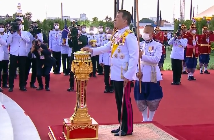ในหลวง-พระราชินี เสด็จฯทรงเปิดพระบรมราชานุสาวรีย์ รัชกาลที่ 9 ในหลวง-พระราชินี เสด็จฯทรงเปิดพระบรมราชานุสาวรีย์ รัชกาลที่ 9