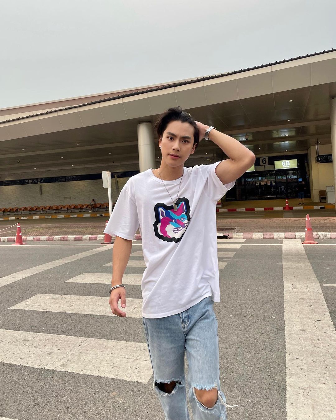 ฟ้องดำเนินคดีแบรนด์สินค้า ปลด! โอม ภวัต ออกจากการเป็นพรีเซนเตอร์