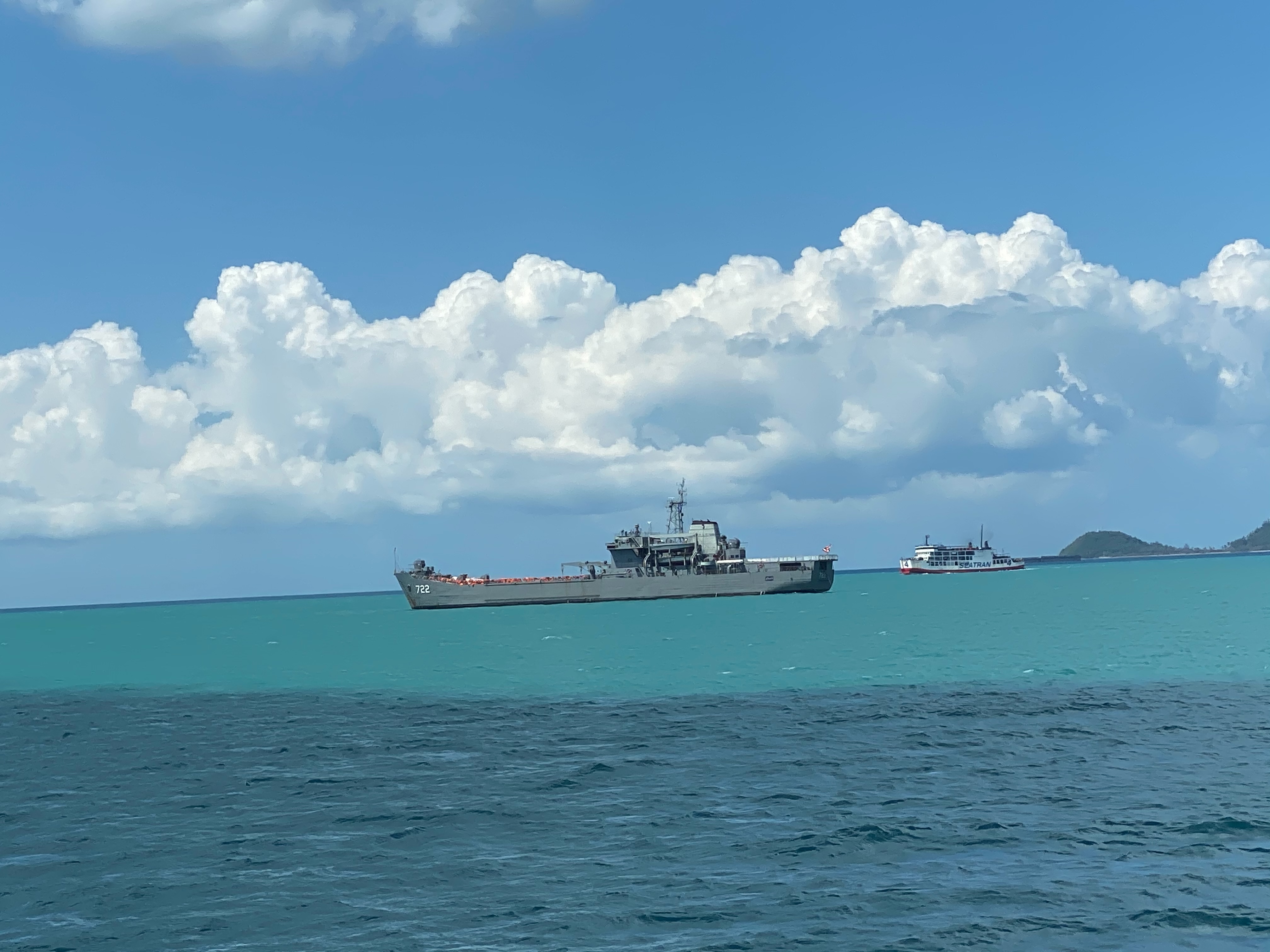 เรือรบทิ้งสมอทับสายเคเบิ้ลใต้น้ำ ทำเกาะสมุยไฟฟ้าดับเป็นวงกว้าง เรือรบทิ้งสมอทับสายเคเบิ้ลใต้น้ำ ทำเกาะสมุยไฟฟ้าดับเป็นวงกว้าง