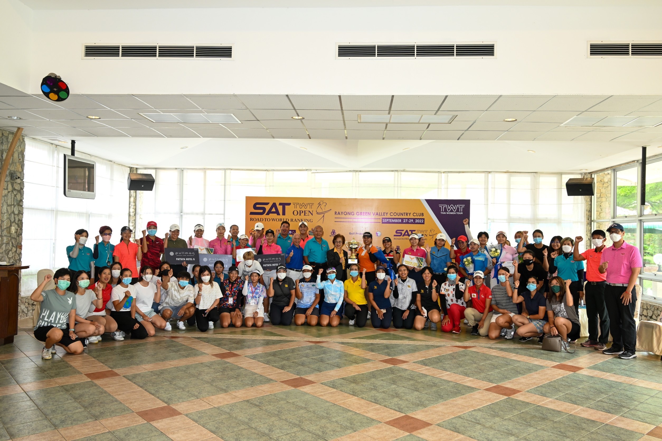 'อาภิชญา' มือร้อนนำม้วนเดียวปลดล็อคซิวแชมป์แรกกอล์ฟไทยวีเมนส์2022ที่ระยอง 'อาภิชญา' มือร้อนนำม้วนเดียวปลดล็อคซิวแชมป์แรกกอล์ฟไทยวีเมนส์2022ที่ระยอง