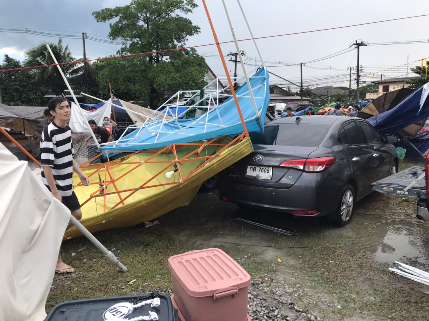 พายุพัดถล่ม จ.เลย! จวนผู้ว่าฯบ้านรือน ตลาด เสียหาย พายุพัดถล่ม จ.เลย! จวนผู้ว่าฯบ้านรือน ตลาด เสียหาย