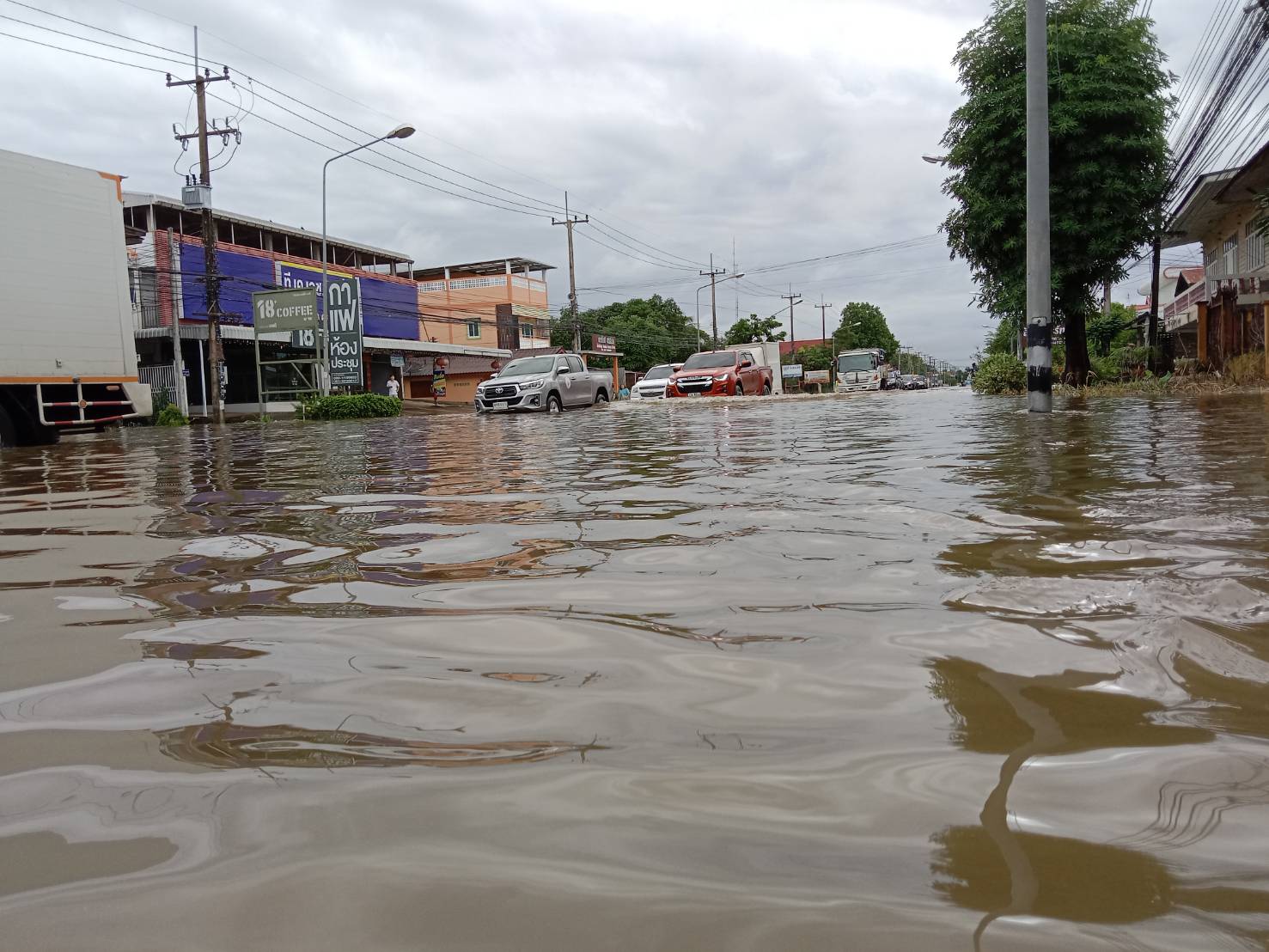 น้ำท่วมหนัก! บขส.หยุดเดินรถเส้นทางกรุงเทพฯ - หล่มสักชั่วคราว น้ำท่วมหนัก! บขส.หยุดเดินรถเส้นทางกรุงเทพฯ - หล่มสักชั่วคราว