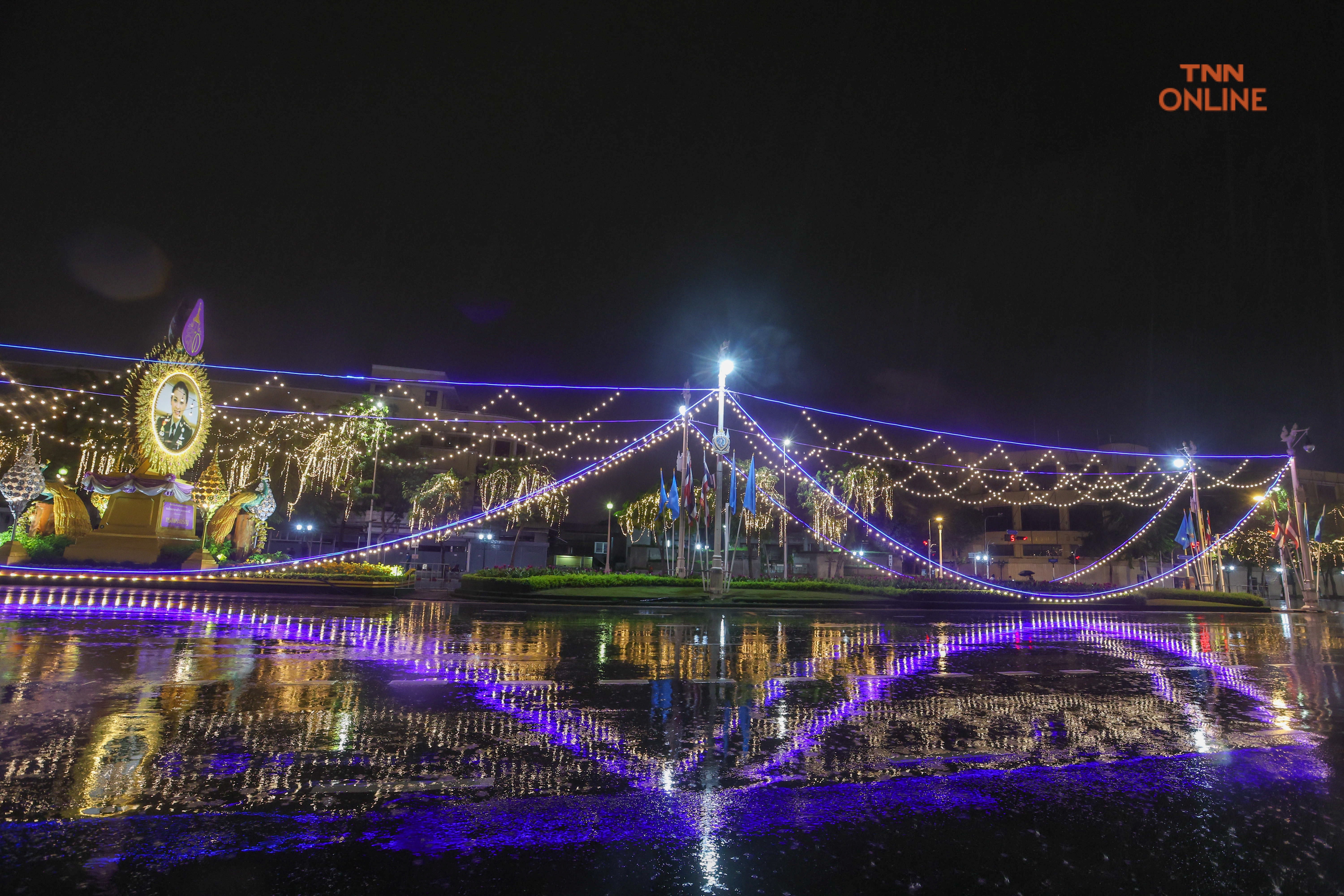 นั่งรถโบราณชมวิวกรุงเก่าแวะชมนิทรรศการเฉลิมพระเกียรติพระพันปีหลวง นั่งรถโบราณชมวิวกรุงเก่าแวะชมนิทรรศการเฉลิมพระเกียรติพระพันปีหลวง