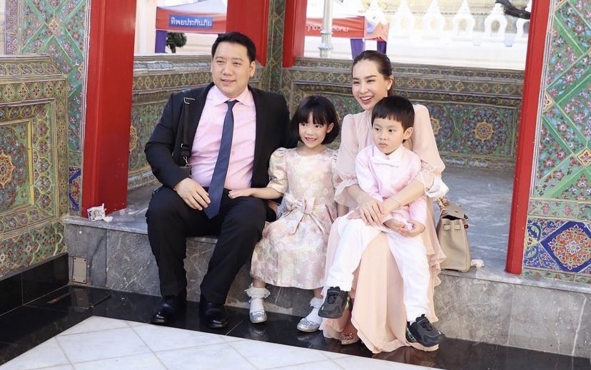 นุ้ย สุจิรา รีวิวชีวิตจริง!! ต้องนอนกับ ปอนด์ สามี แถมไม่ยอมแยกห้อง นุ้ย สุจิรา รีวิวชีวิตจริง!! ต้องนอนกับ ปอนด์ สามี แถมไม่ยอมแยกห้อง