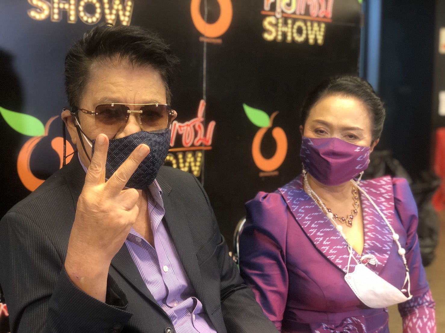 ครูชลธี - ครูปุ้ม เปิดใจครั้งแรก หลังกลับมาดูแลกันอีกครั้ง ครูชลธี - ครูปุ้ม เปิดใจครั้งแรก หลังกลับมาดูแลกันอีกครั้ง