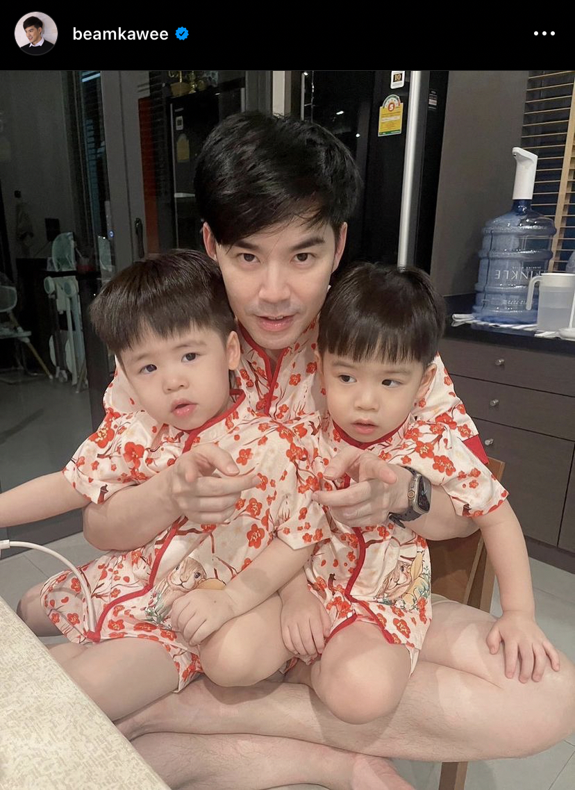 บีม-ออย อัปเดต น้องพีร์-น้องธีร์ เตรียมพร้อมเข้าโรงเรียน