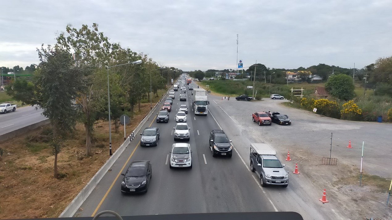 เช็กสภาพจราจรสายเหนือ-อีสาน-ล่องใต้ รถเริ่มหนาแน่นรับคนกลับบ้านปีใหม่