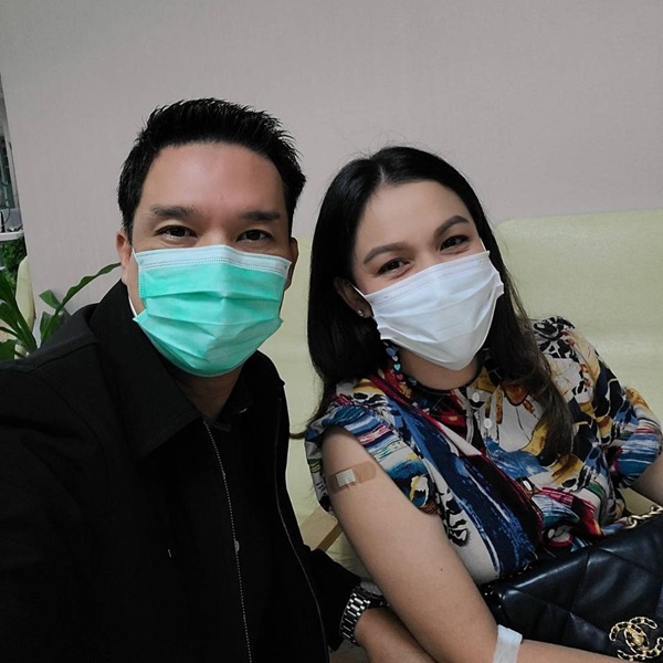 สองนางเอก คนบันเทิง ตบเท้าเข้ารับวัคซีน ป้องกันโควิด-19