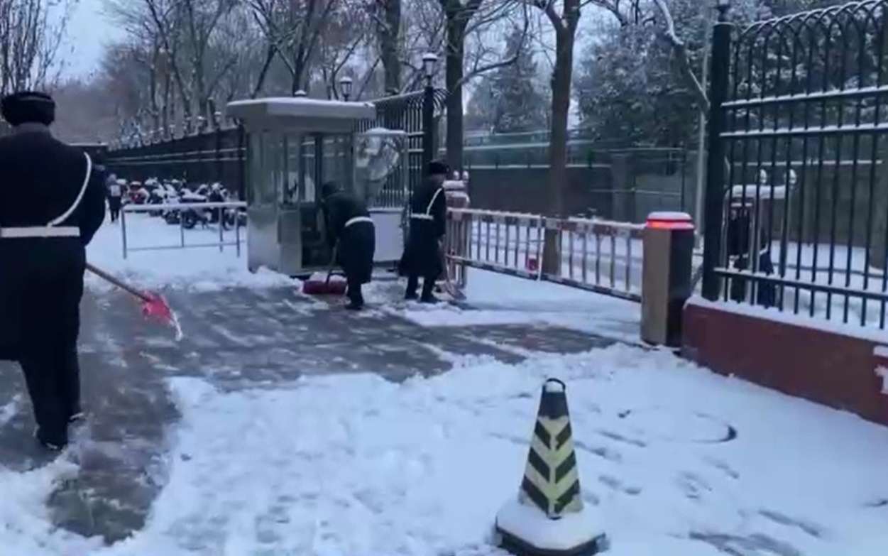 จีน เผชิญหิมะตกหนัก ต้องปิดใช้งานทางหลวงกว่า 300 สาย