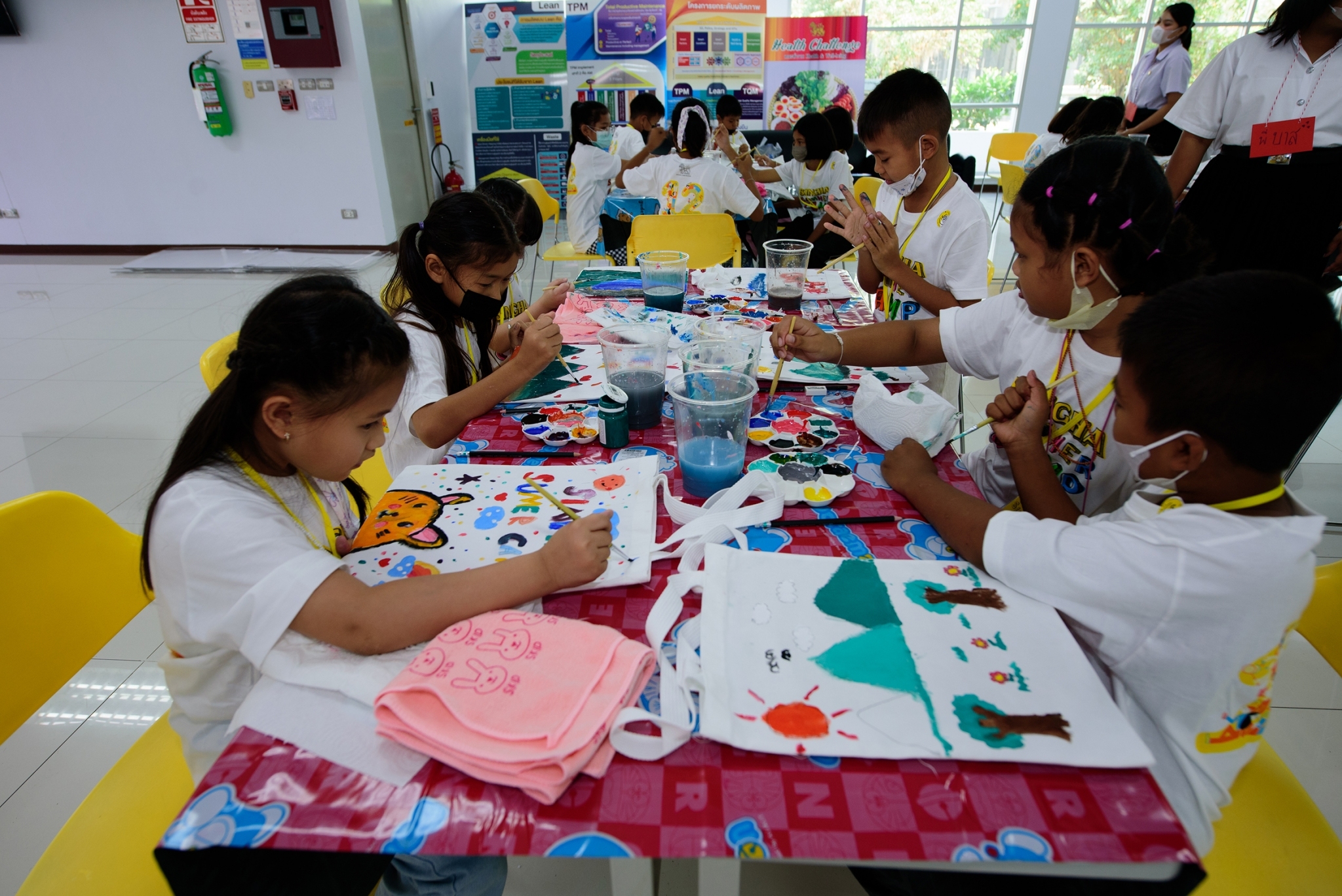 สิงห์และบริษัทในเครือ 10 แห่งทั่วประเทศ ร่วมกับ เครือข่ายมรภ. 8 สถาบัน  จัดโครงการ “สิงห์ ซัมเมอร์แคมป์ ปี 12”