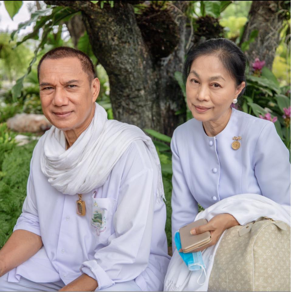 เปิดโพสต์ ดวงเดือน ภรรยา สรพงศ์ ชาตรี ในวันที่สามีไม่อยู่แล้ว